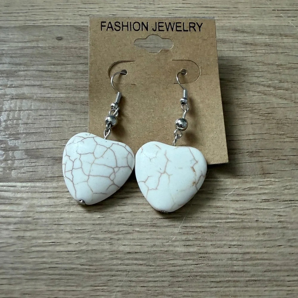 White Faux Marble Heart Dangle Earrings Silver Tone Fishhook Drop 03121 New